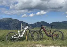 Enduro o All-Mountain? Confrontiamo due Raymon Ravor con motore Yamaha, uguali ma diverse!