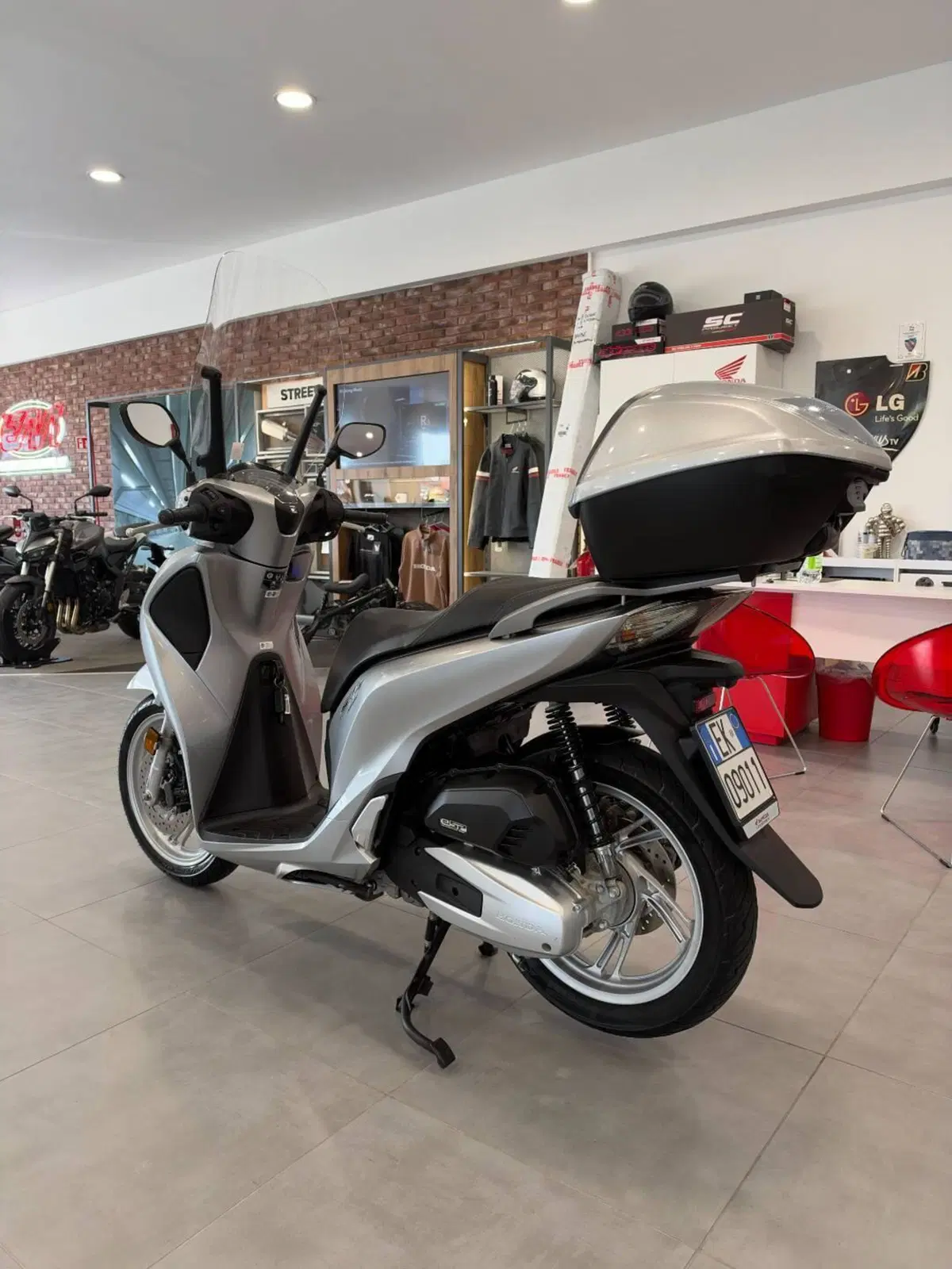 Honda SH 150i (2017 - 19) (4)