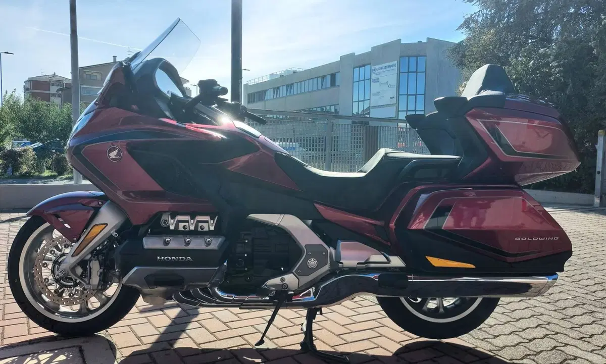 Honda GL 1800 Gold Wing Tour (2025 - 26) (4)