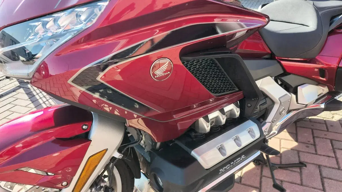 Honda GL 1800 Gold Wing Tour (2025 - 26) (3)