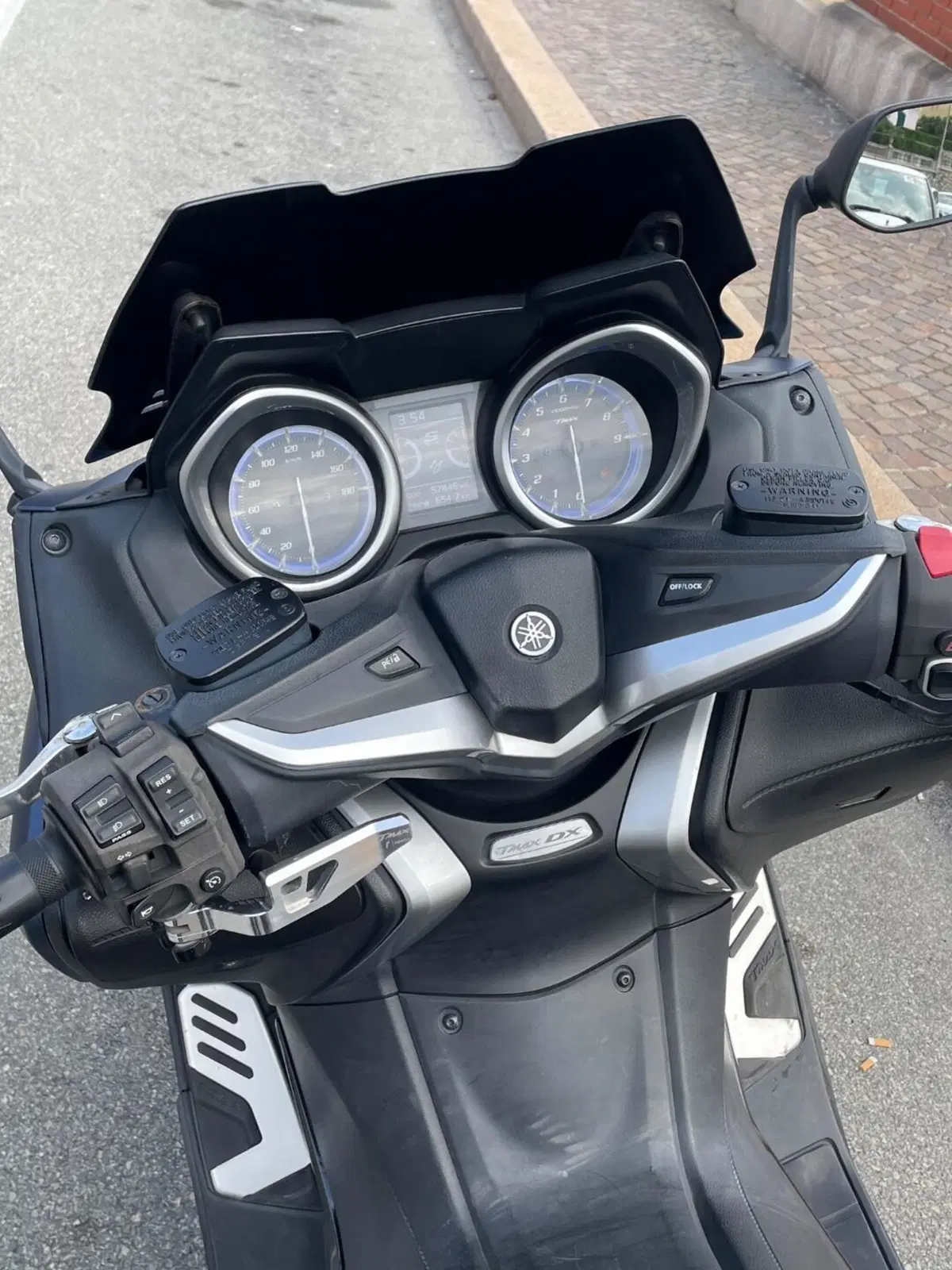Yamaha T-Max 530 DX (2017 - 19) (5)