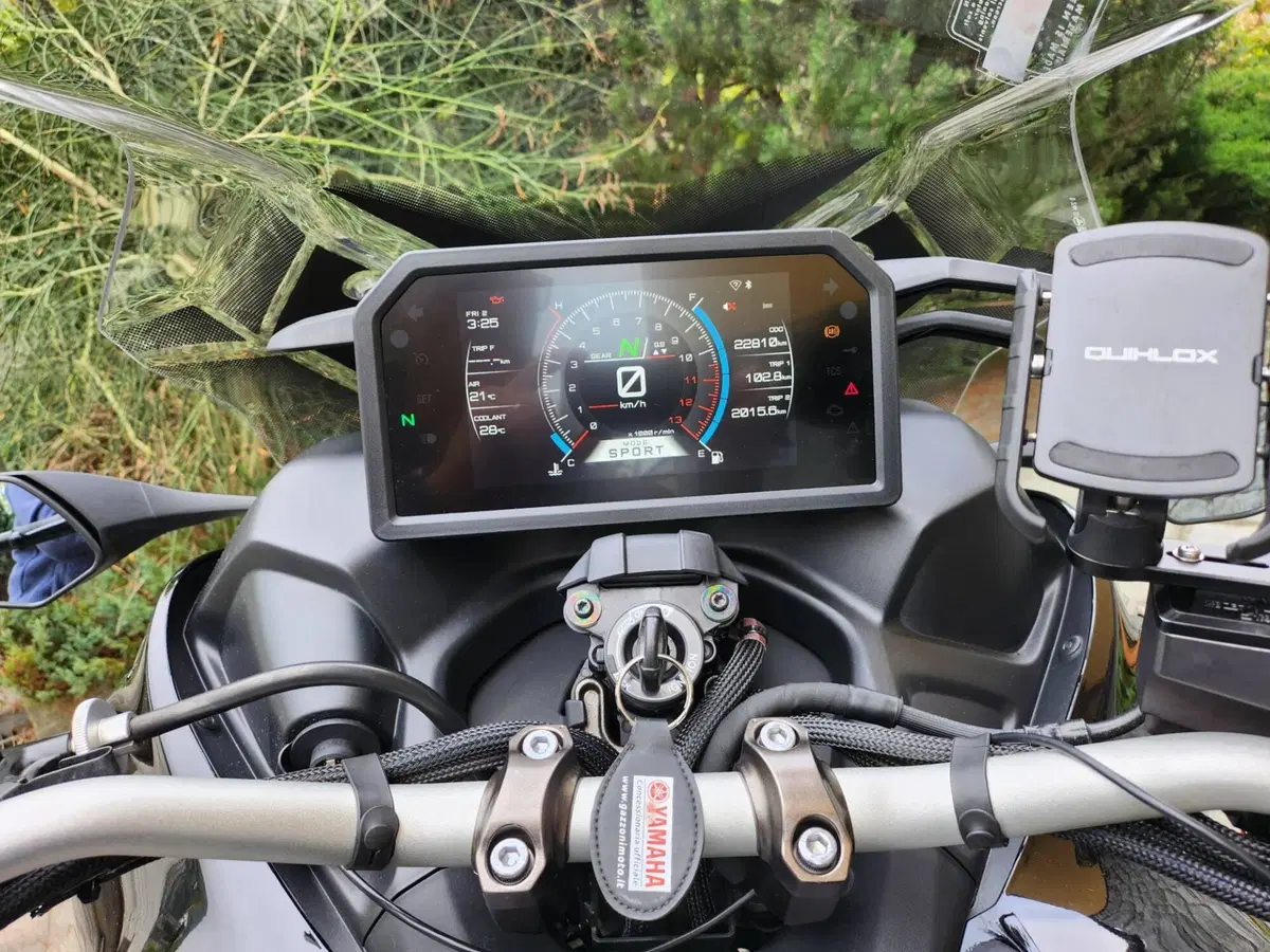 Yamaha Niken 890 GT (2023 - 26) (3)