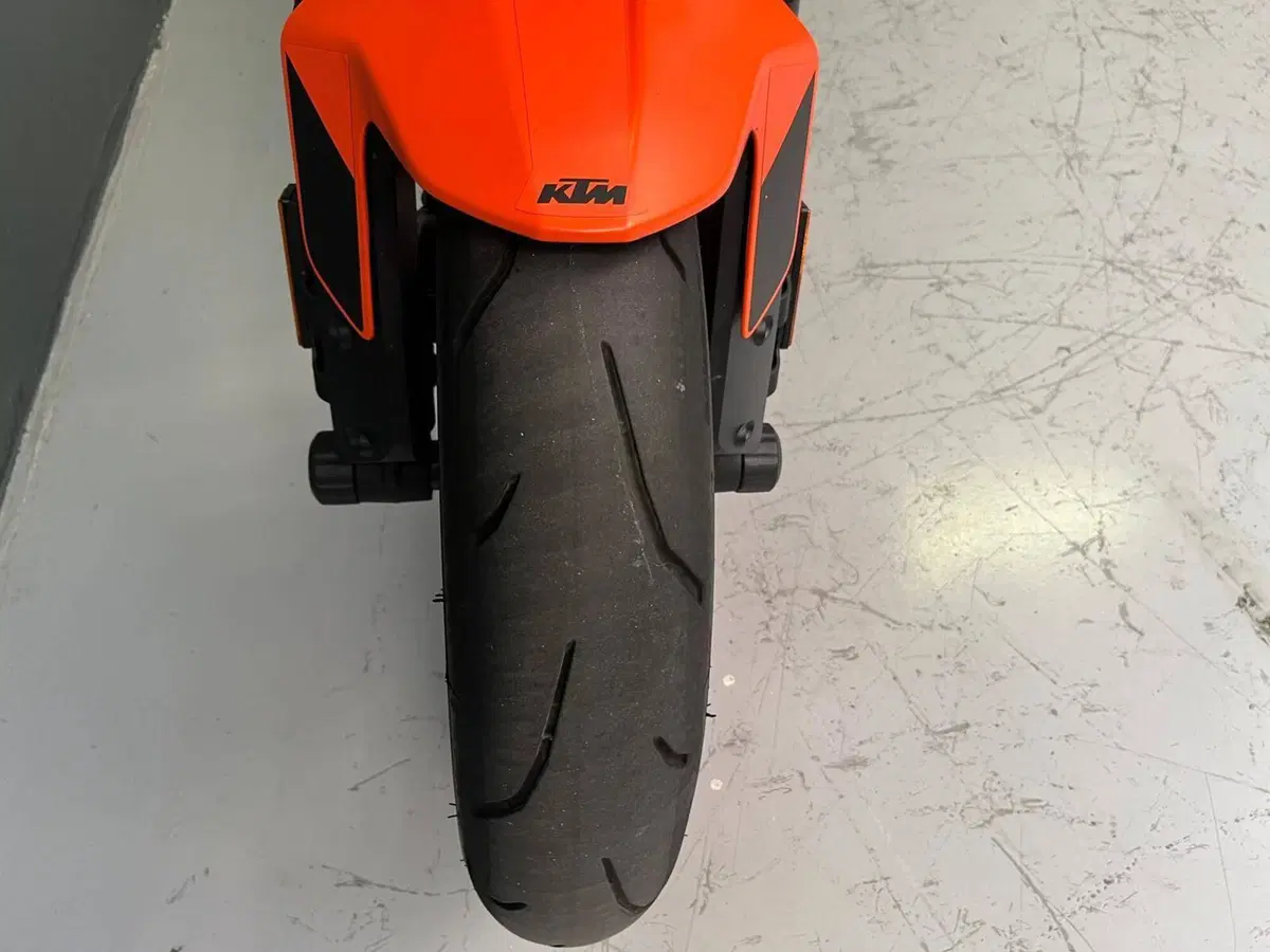 KTM 890 Duke GP (2022 - 23) (11)