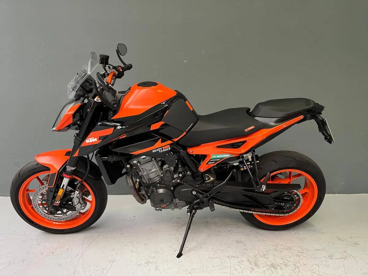 KTM 890 Duke GP (2022 - 23) (2)