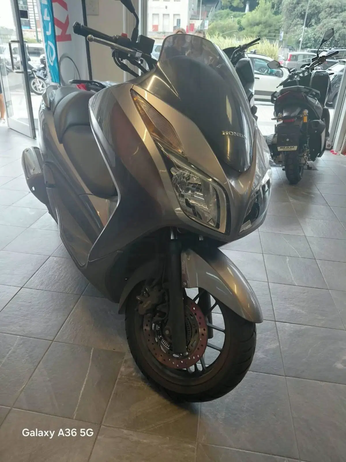 Honda Forza 300 ABS (2013 - 17) (2)
