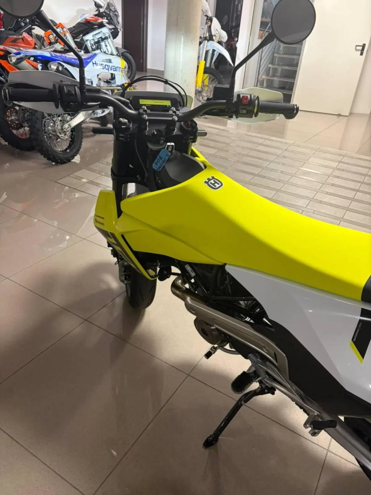 Husqvarna 701 Supermoto (2026 - 27) (4)