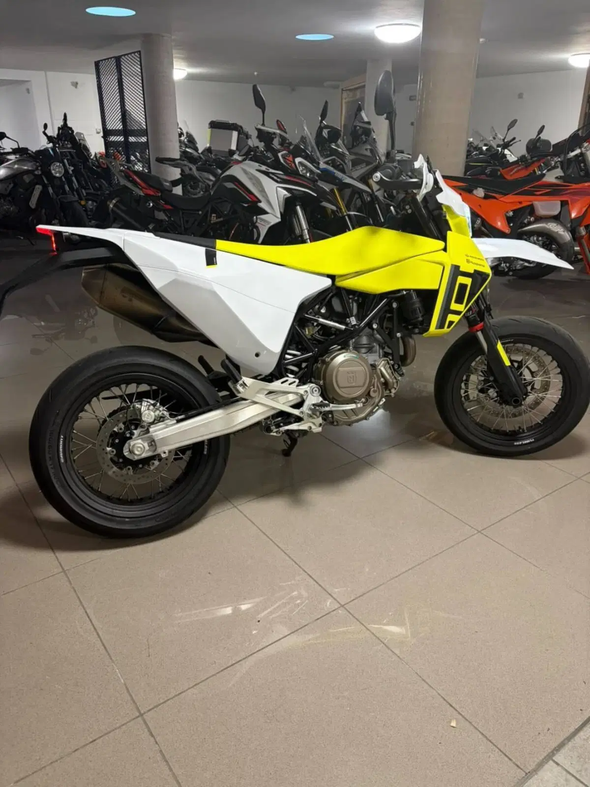 Husqvarna 701 Supermoto (2026 - 27) (6)
