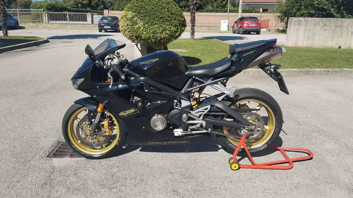 Triumph Daytona 675 (2006 - 08) (2)