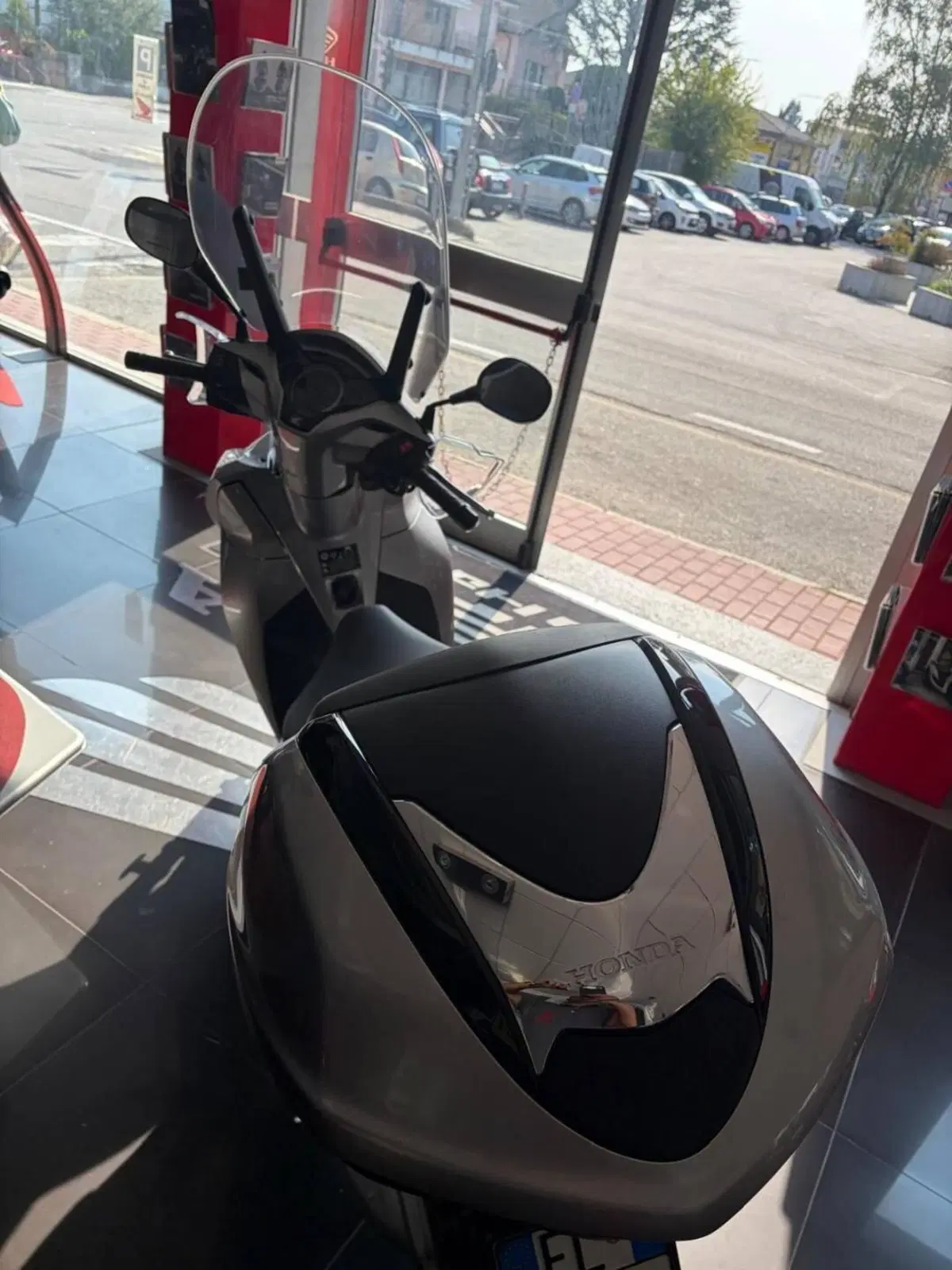 Honda SH 300 i Sport ABS (2018 - 20) (4)