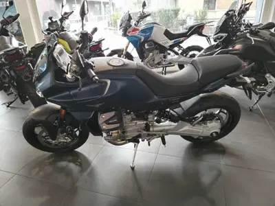 Moto Guzzi V100 Mandello (2025 - 26) usata