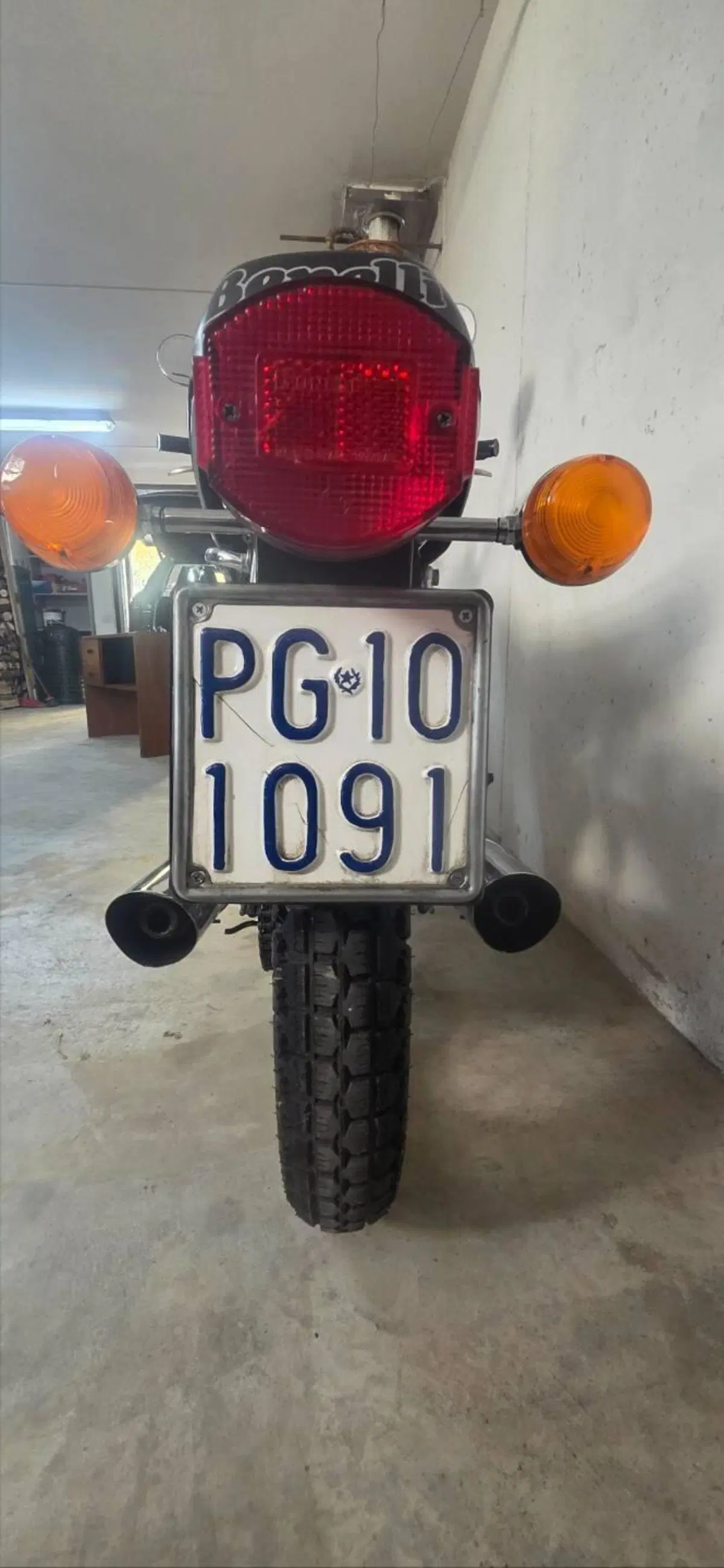 Benelli 250 2C (2)