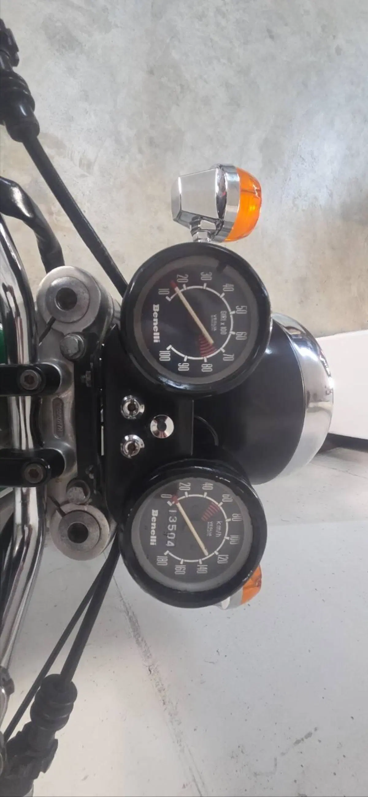 Benelli 250 2C (3)