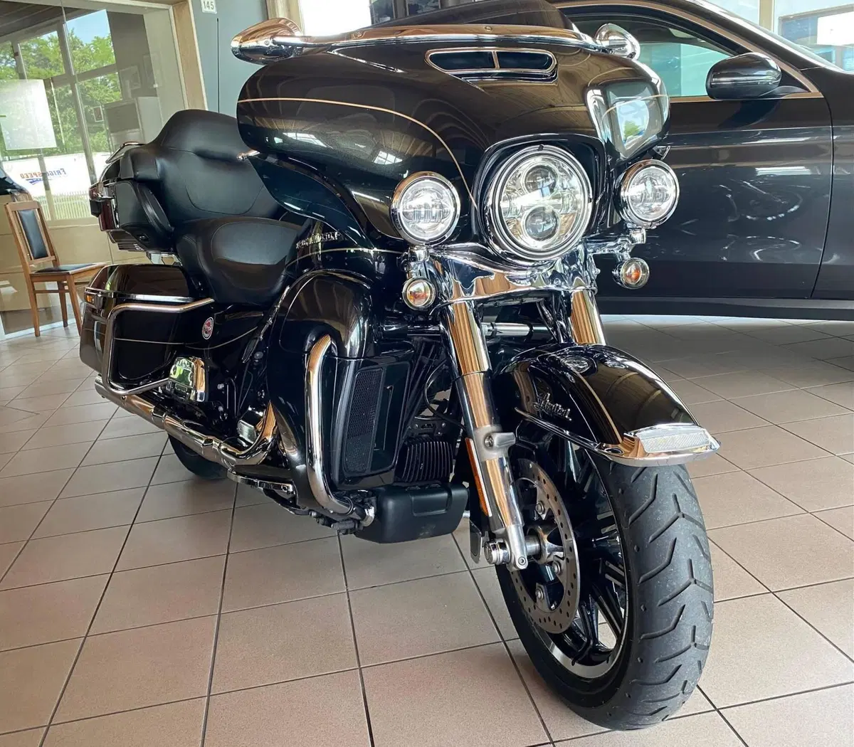 Harley-Davidson 107 Electra Glide Ultra Limited (2017 - 18) - FLHTK (2)