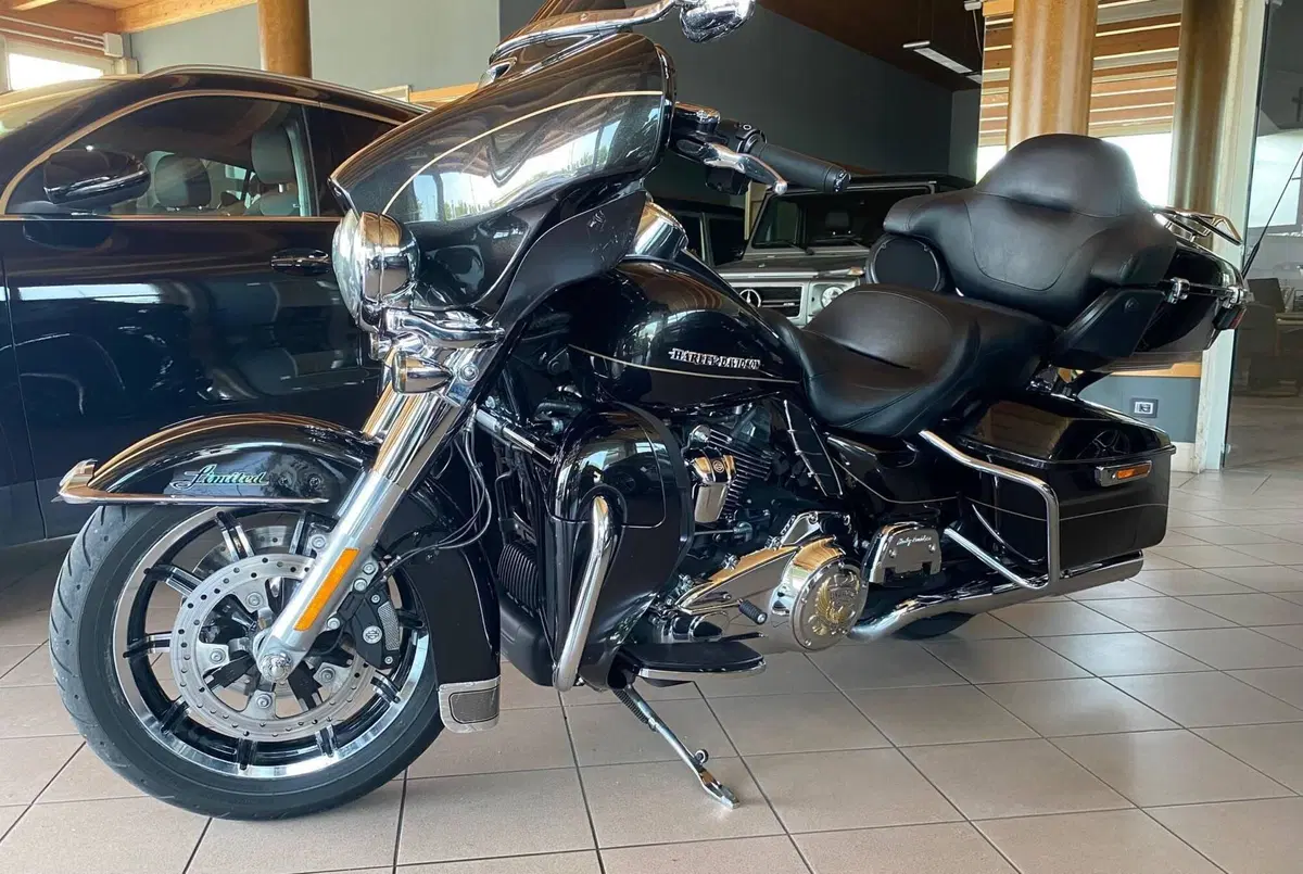Harley-Davidson 107 Electra Glide Ultra Limited (2017 - 18) - FLHTK (3)