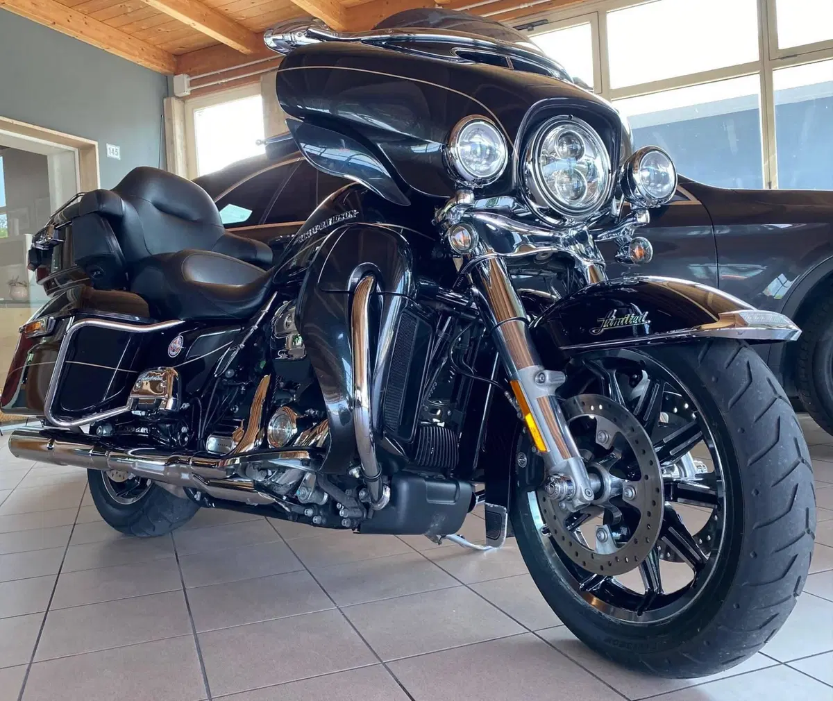 Harley-Davidson 107 Electra Glide Ultra Limited (2017 - 18) - FLHTK (4)