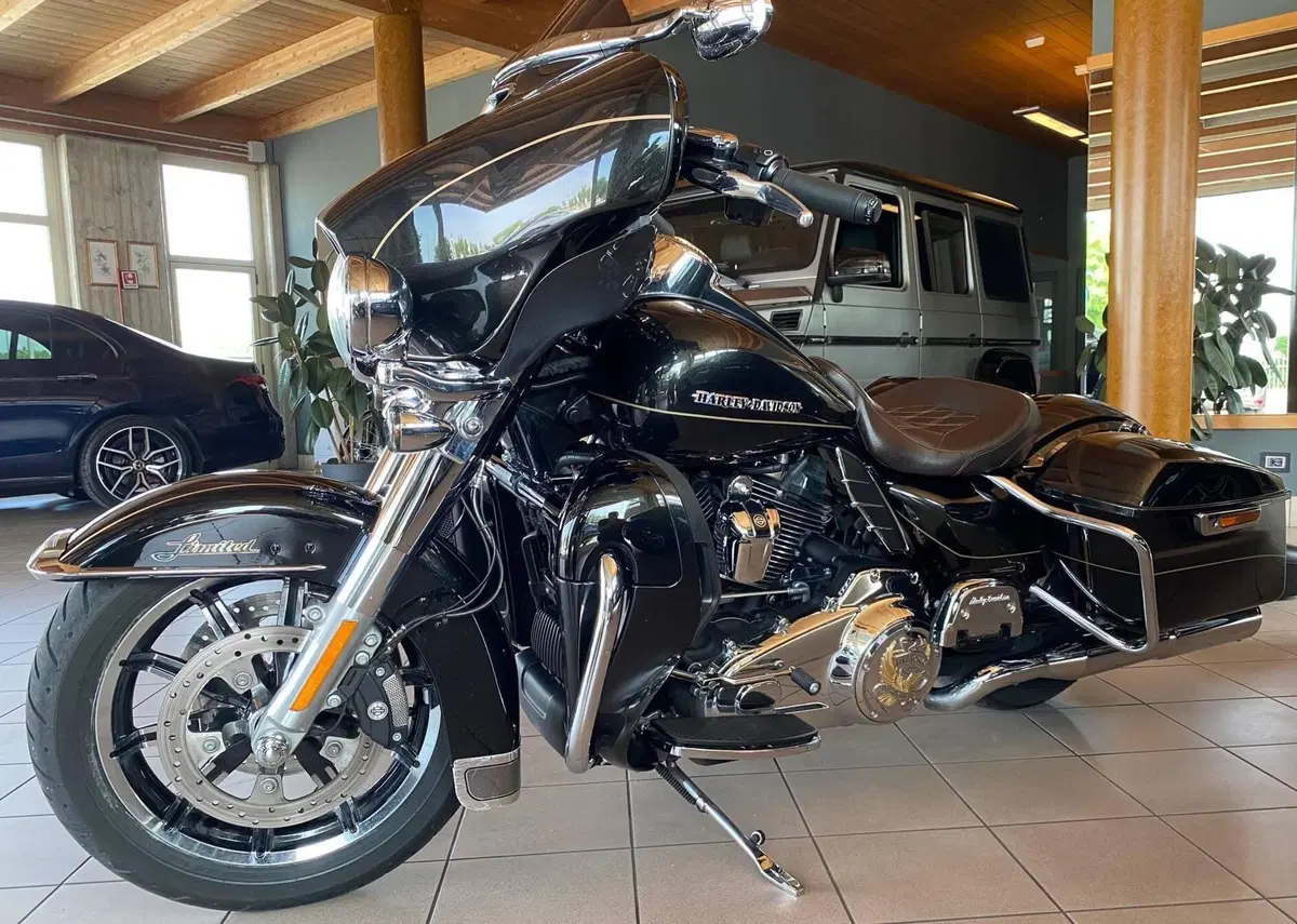 Harley-Davidson 107 Electra Glide Ultra Limited (2017 - 18) - FLHTK (6)