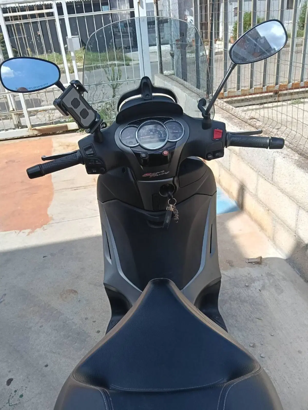 Piaggio Beverly 350 SportTouring ie ABS (2011 - 17) (4)