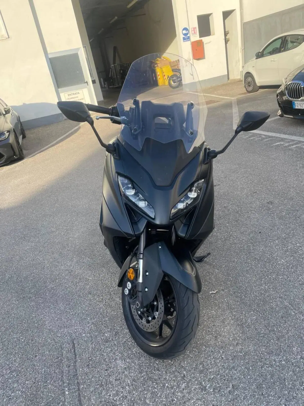 Yamaha T-Max 560 (2022 - 24) (2)