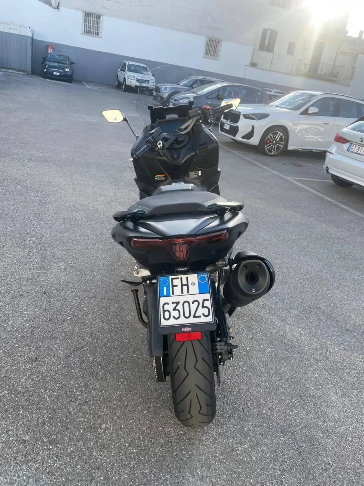 Yamaha T-Max 560 (2022 - 24) (4)