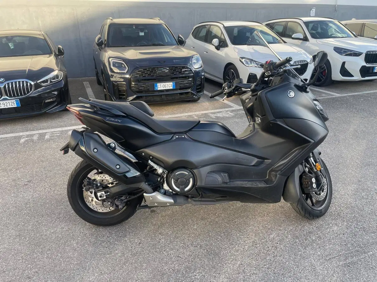 Yamaha T-Max 560 (2022 - 24)