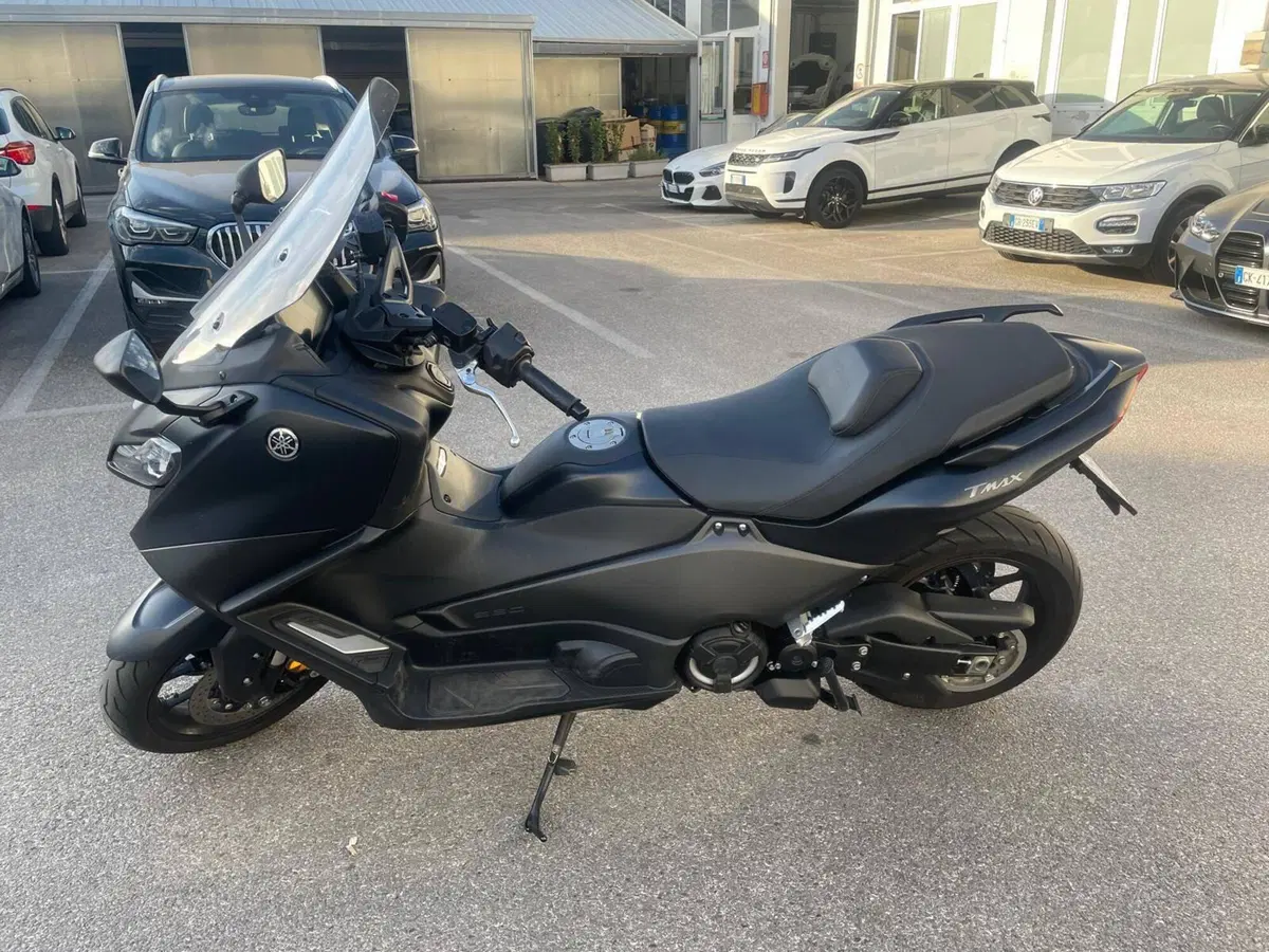 Yamaha T-Max 560 (2022 - 24) (5)