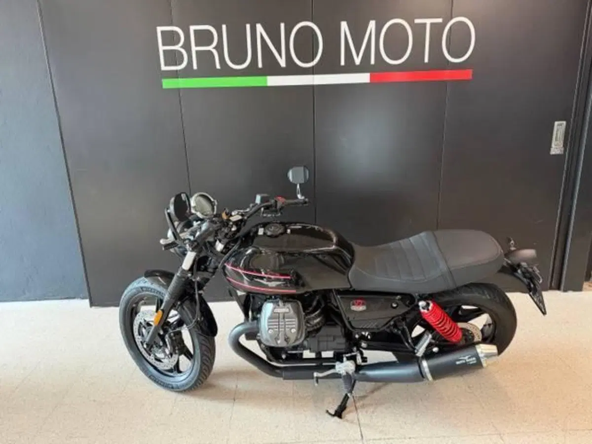 Moto Guzzi V7 Stone Special Edition (2022 - 25) (2)