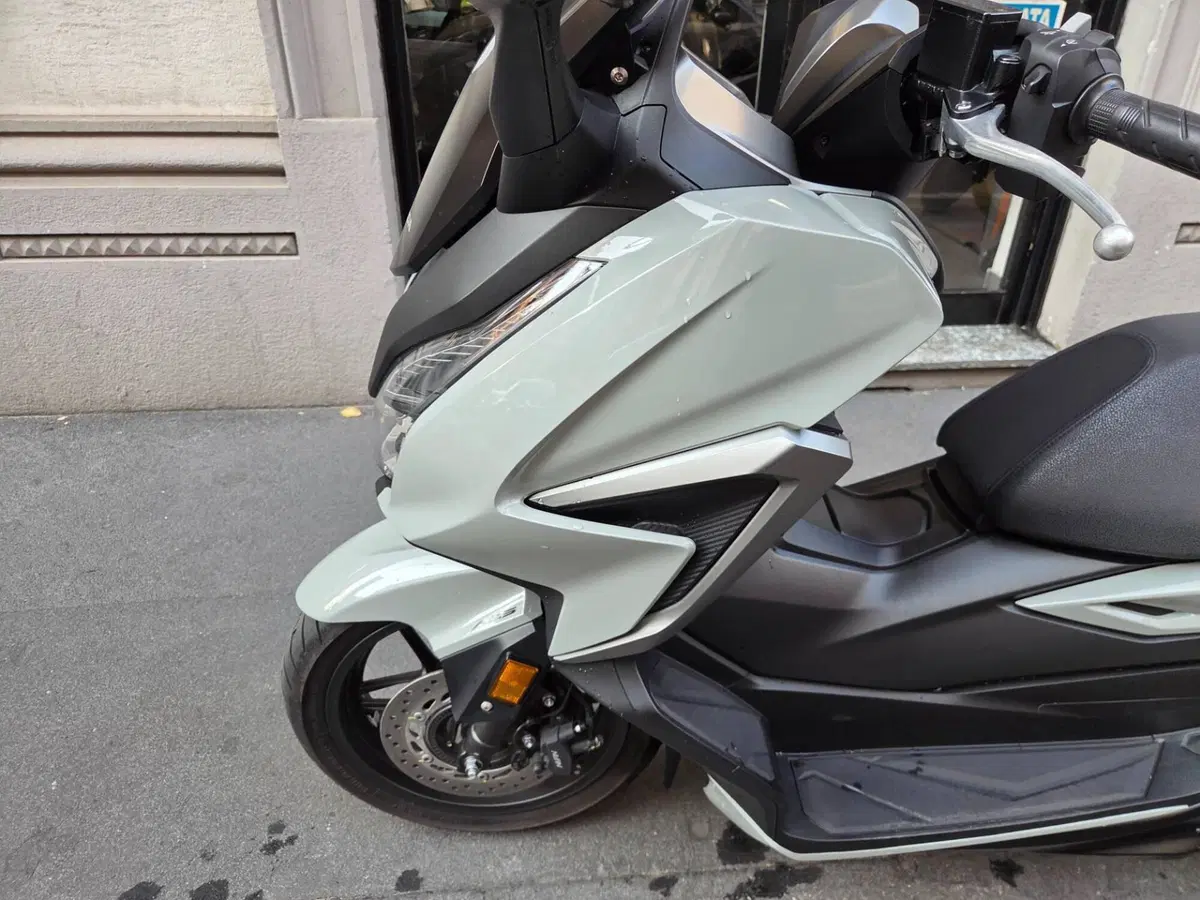 Honda Forza 350 (2022 - 24) (5)