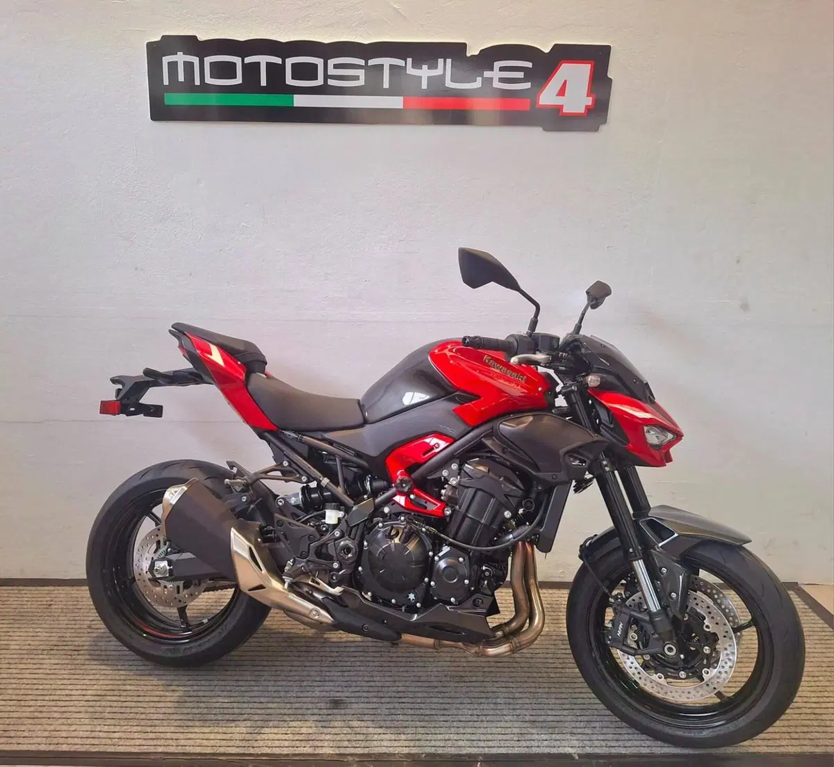 Kawasaki Z 900 (2025 - 26)