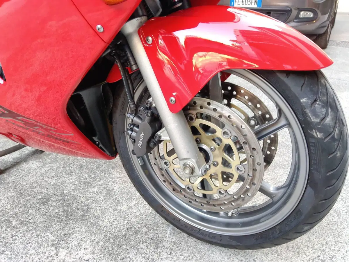 Honda VFR 800 (1998 - 01) (13)