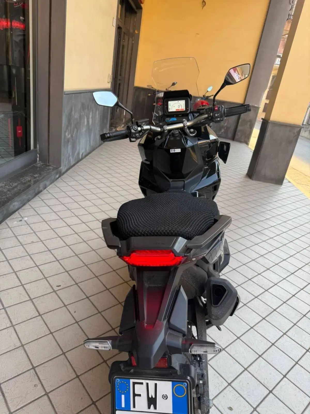 Honda X-ADV 750 (2025 - 27) (4)