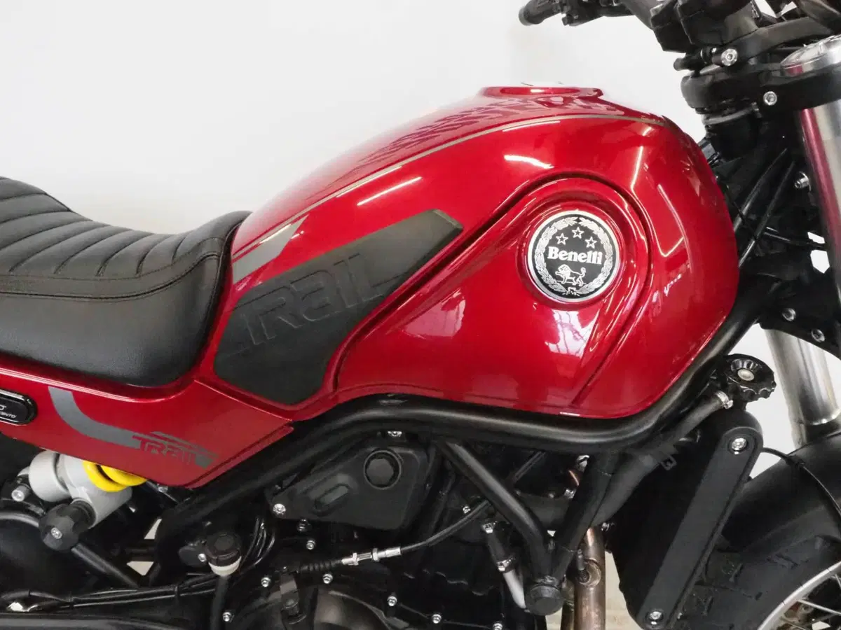 Benelli Leoncino 500 Trail (2021 - 26) (2)