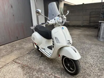 Vespa GTS 300 Hpe (2019) usata