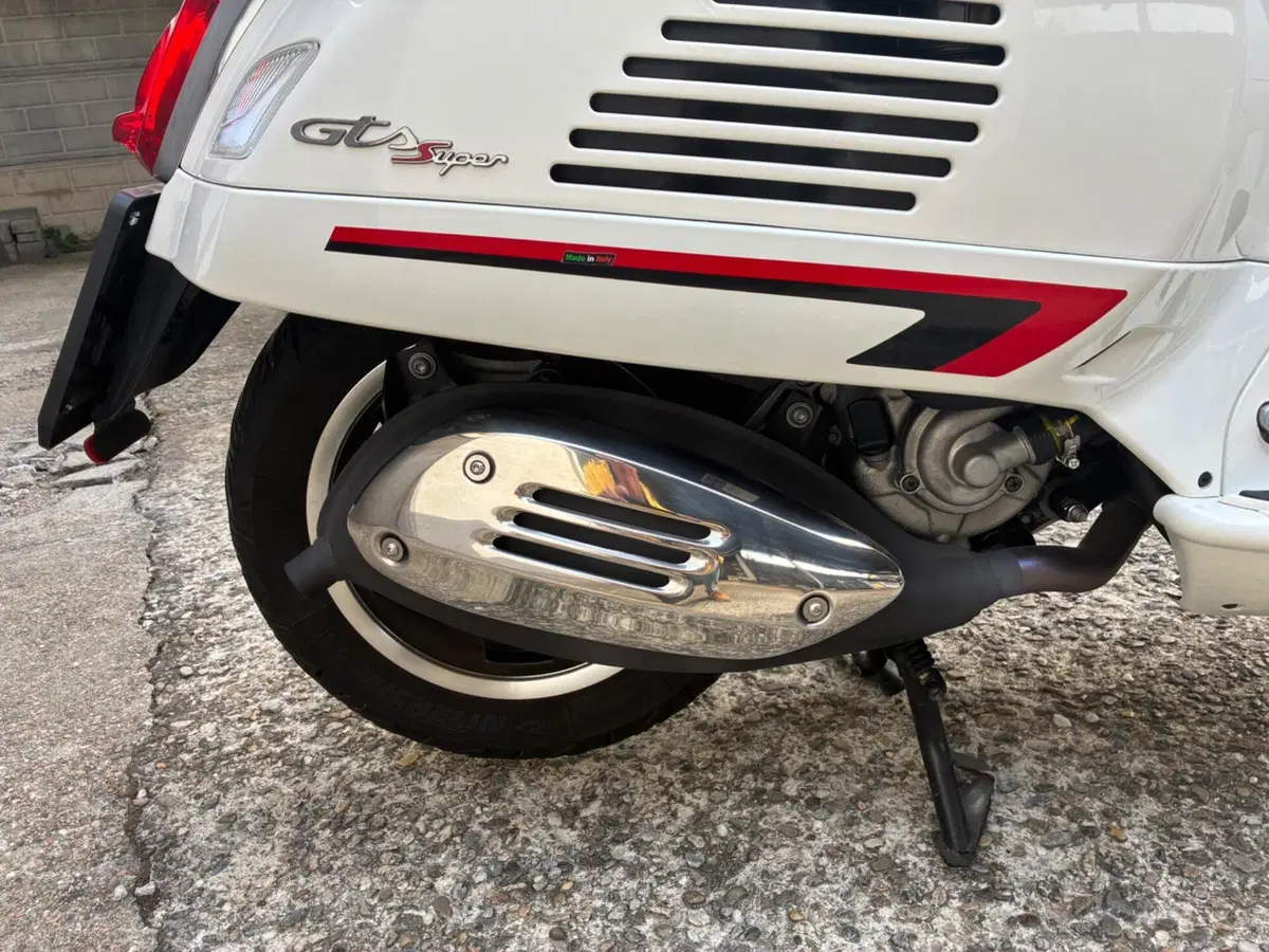 Vespa GTS 300 Hpe (2019) (8)