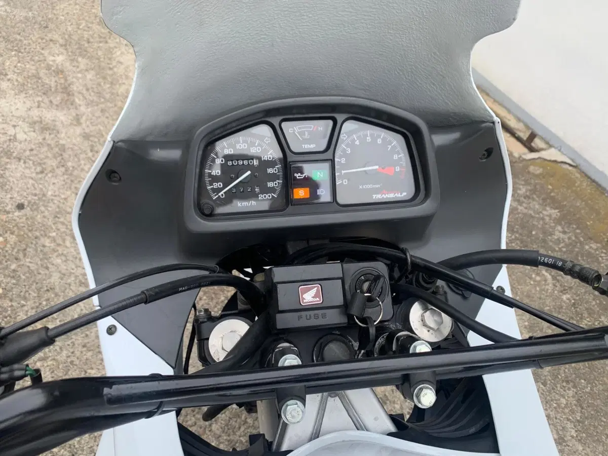 Honda Transalp 600  (6)