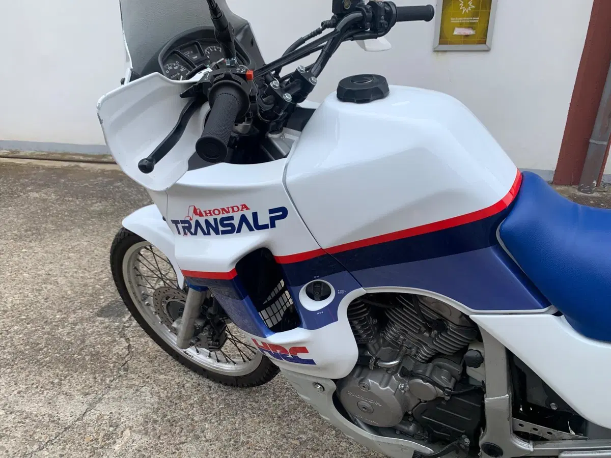 Honda Transalp 600  (7)