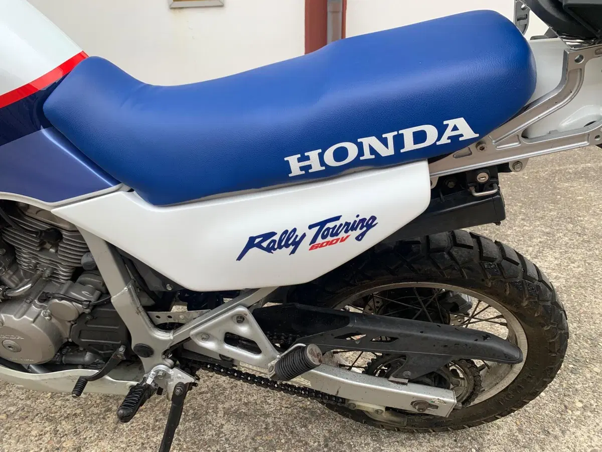 Honda Transalp 600  (8)