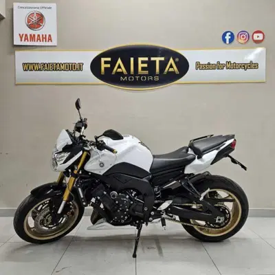 Yamaha FZ8 (2010 - 12) usata