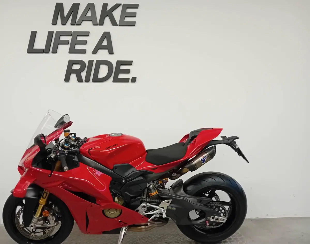 Ducati Panigale V4 S (2025 - 26) (2)