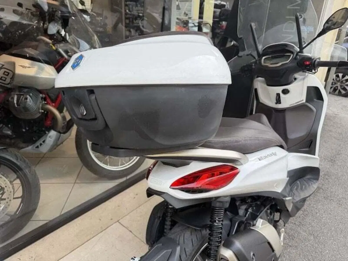 Piaggio Beverly 400 ABS-ASR (2021 - 24) (6)
