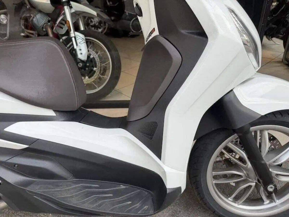 Piaggio Beverly 400 ABS-ASR (2021 - 24) (11)
