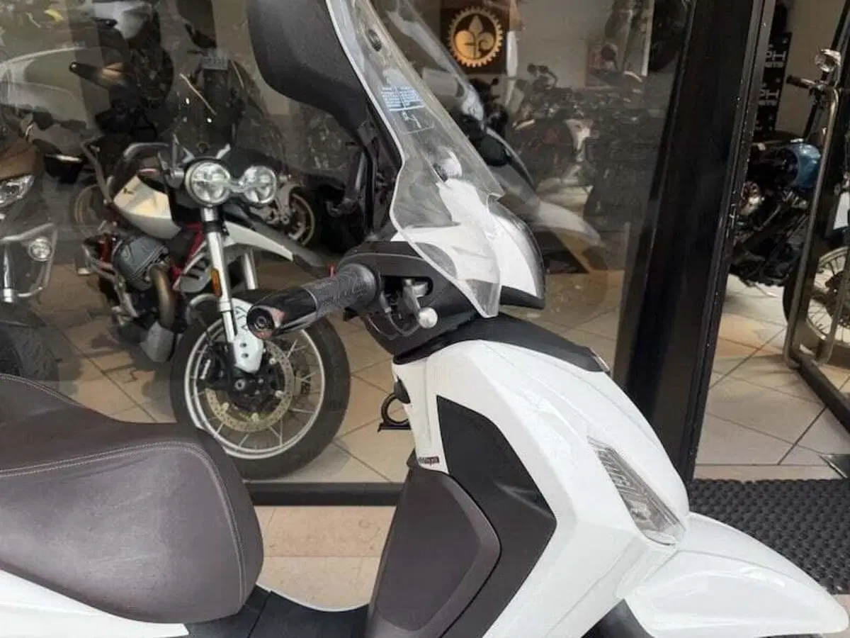 Piaggio Beverly 400 ABS-ASR (2021 - 24) (12)