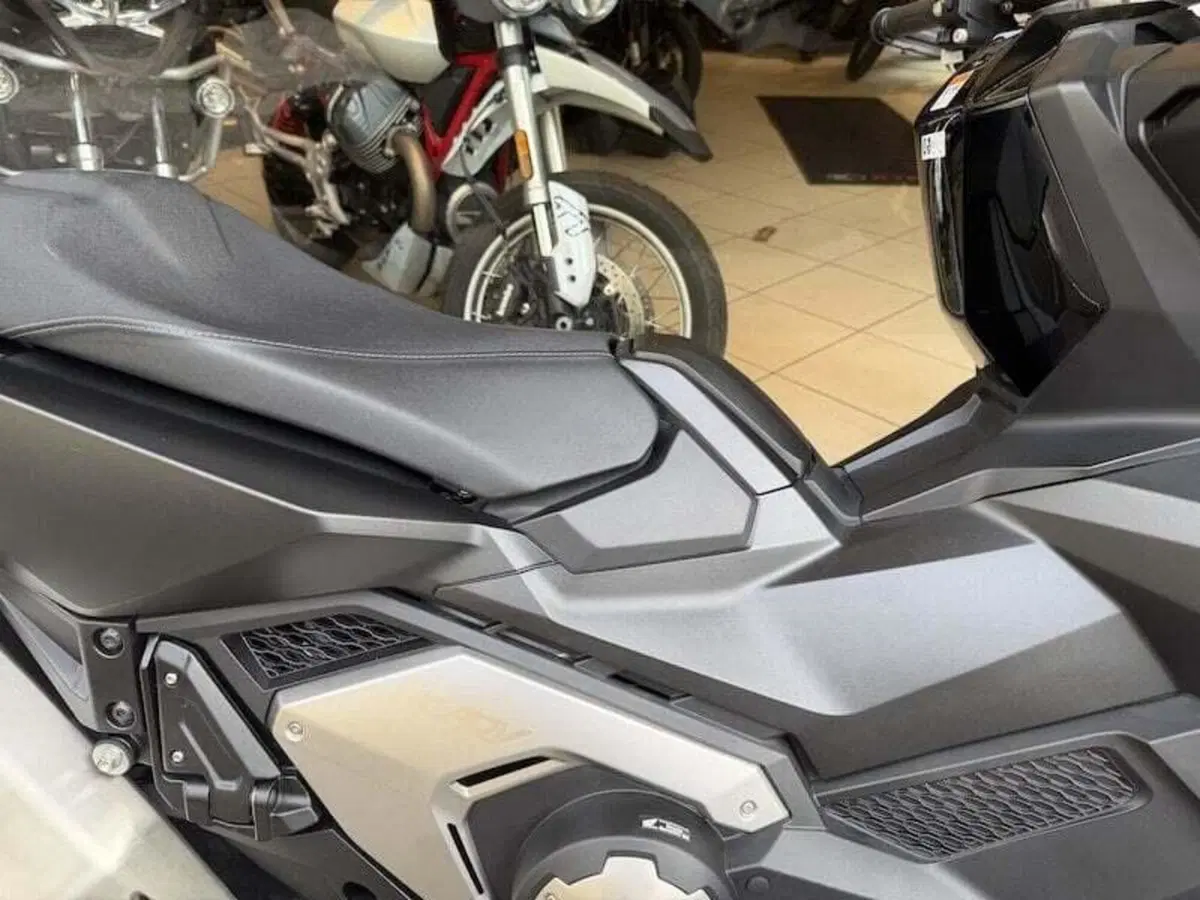 Honda X-ADV 750 DCT (2021 - 24) (11)