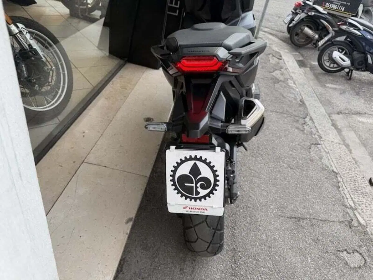Honda X-ADV 750 DCT (2021 - 24) (17)