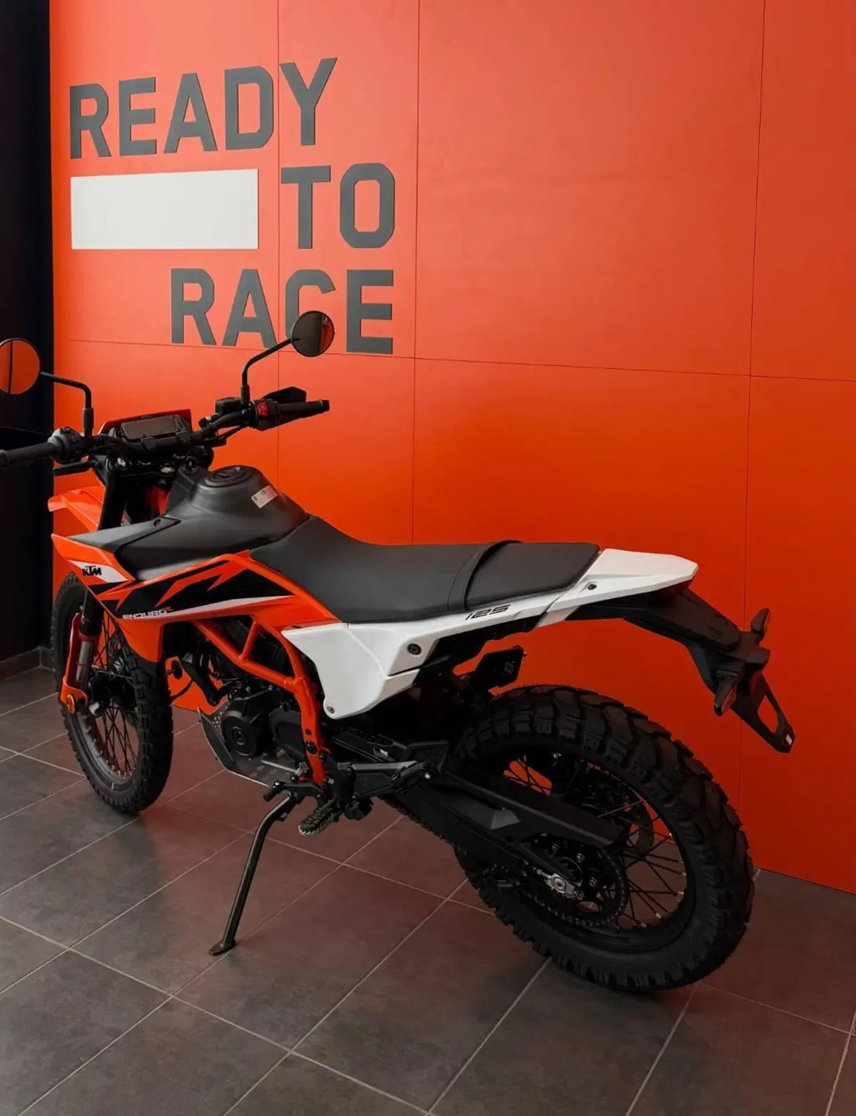 KTM 125 Enduro R (2025 - 26) (4)