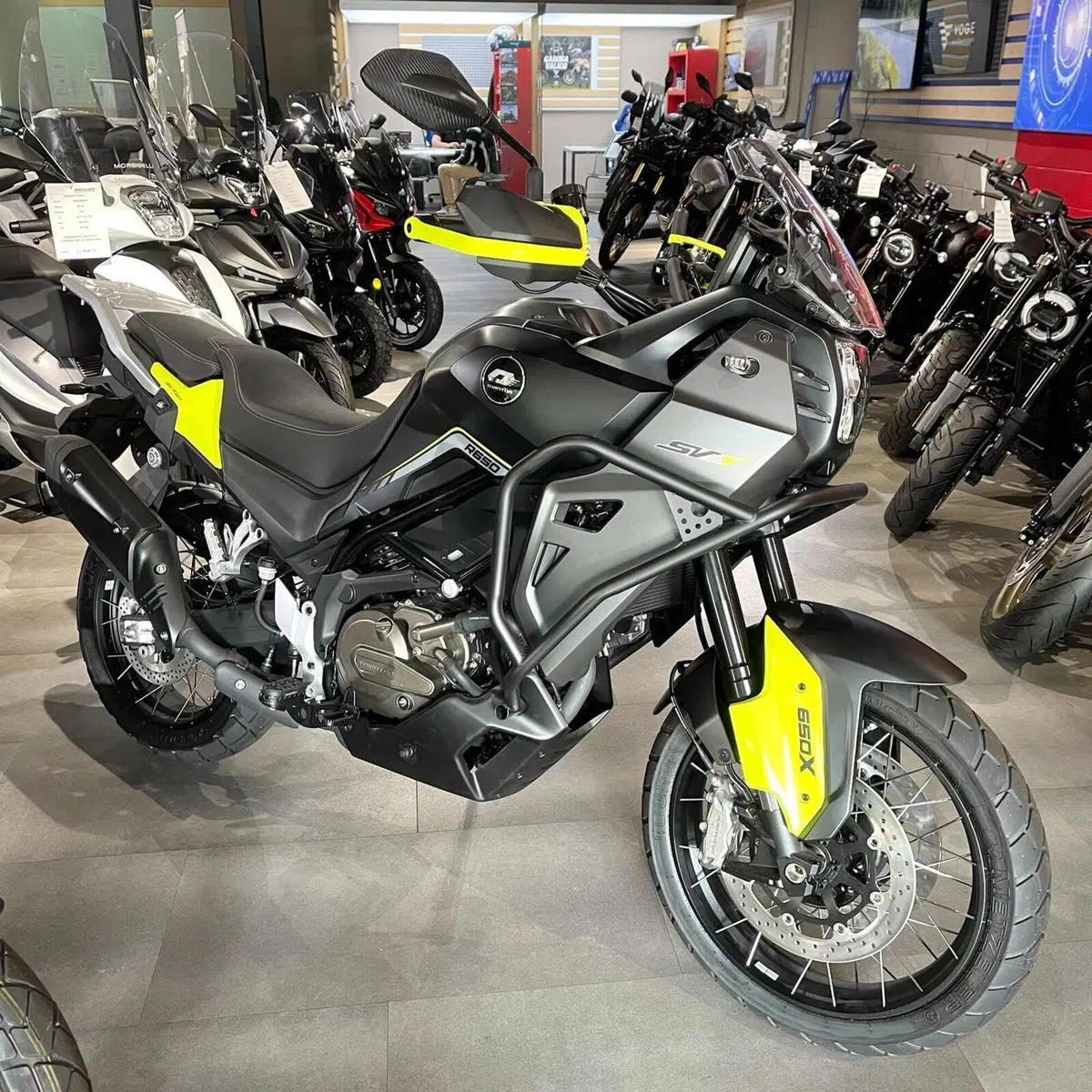 QJ Motor SVT 650 X (2025 - 26)