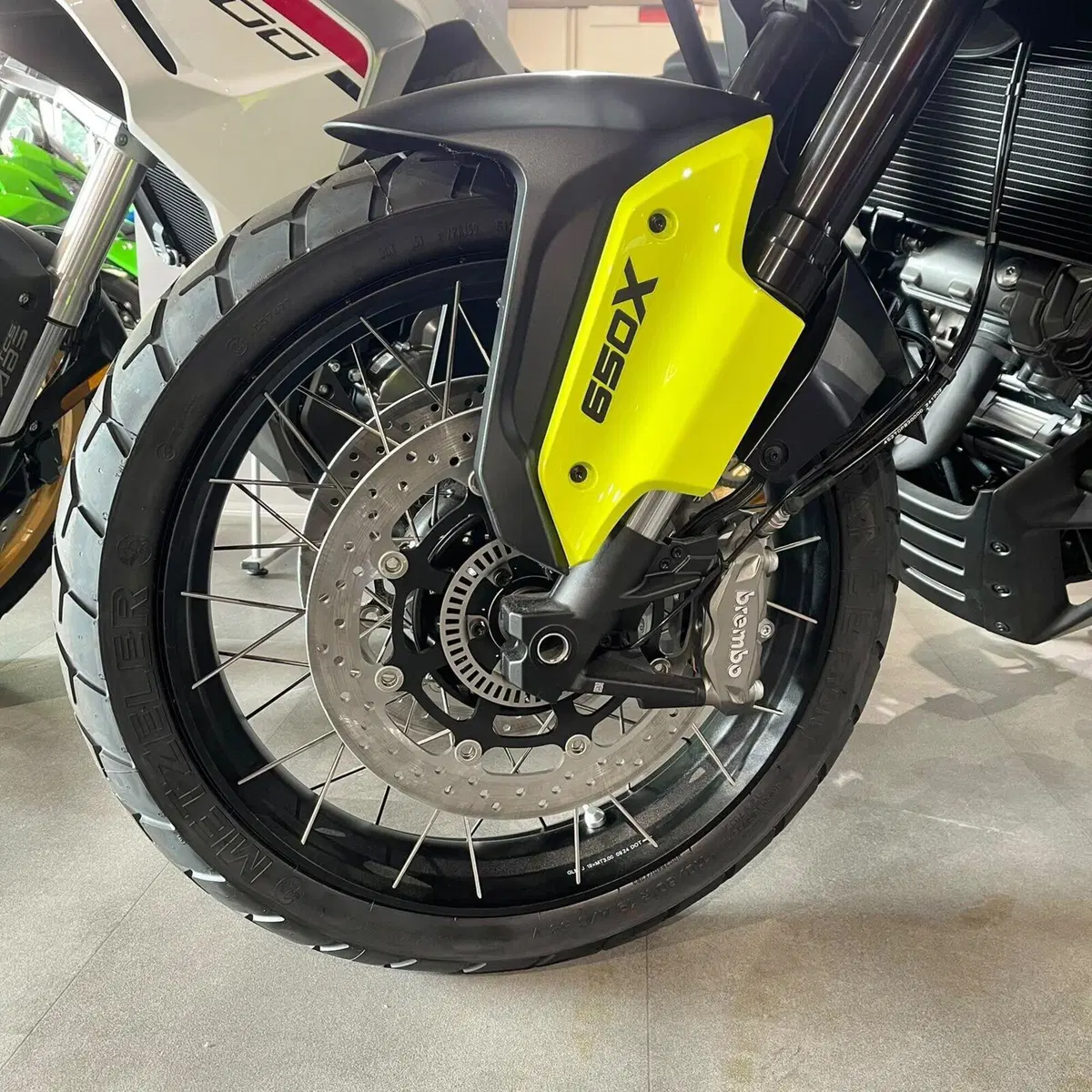 QJ Motor SVT 650 X (2025 - 26) (4)