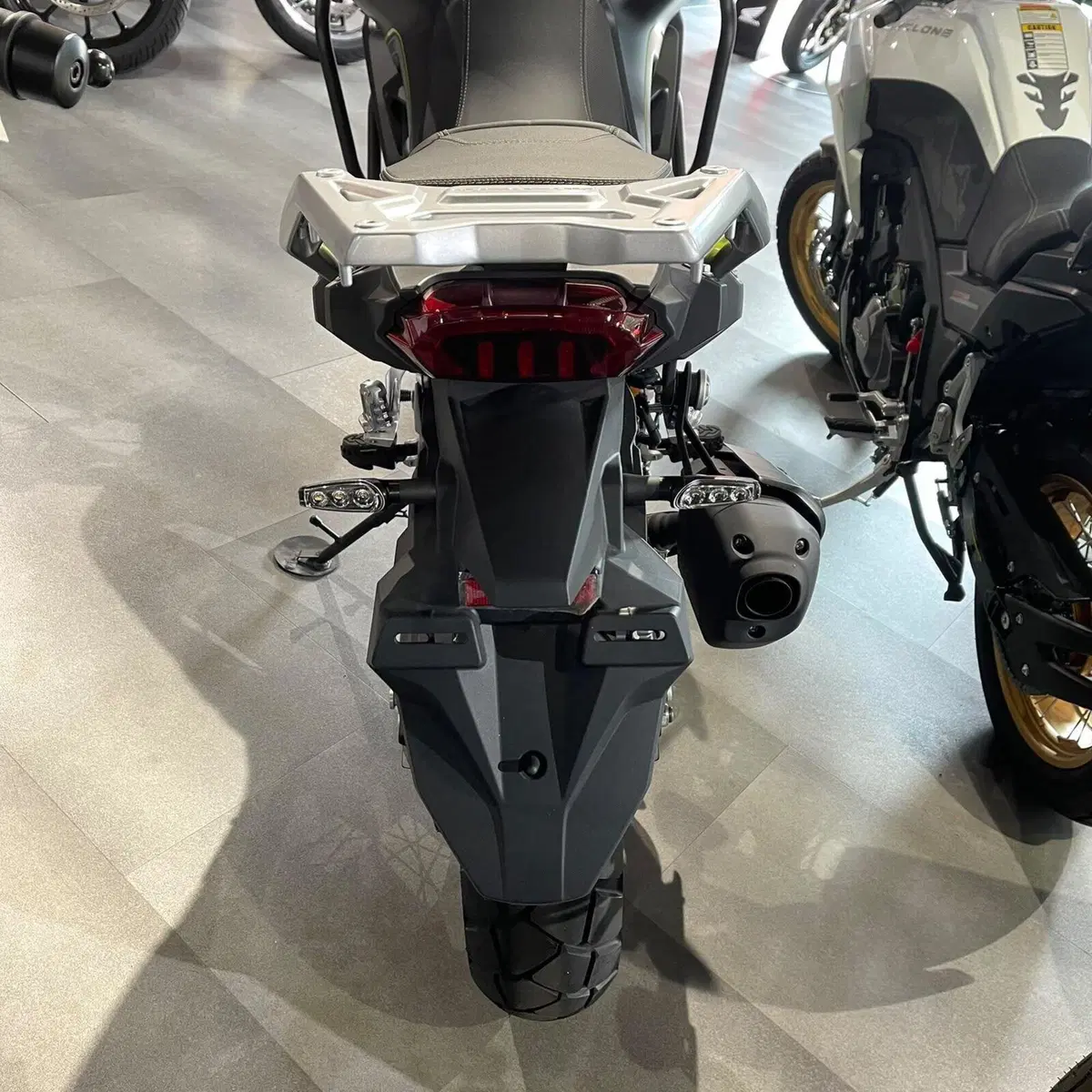 QJ Motor SVT 650 X (2025 - 26) (5)