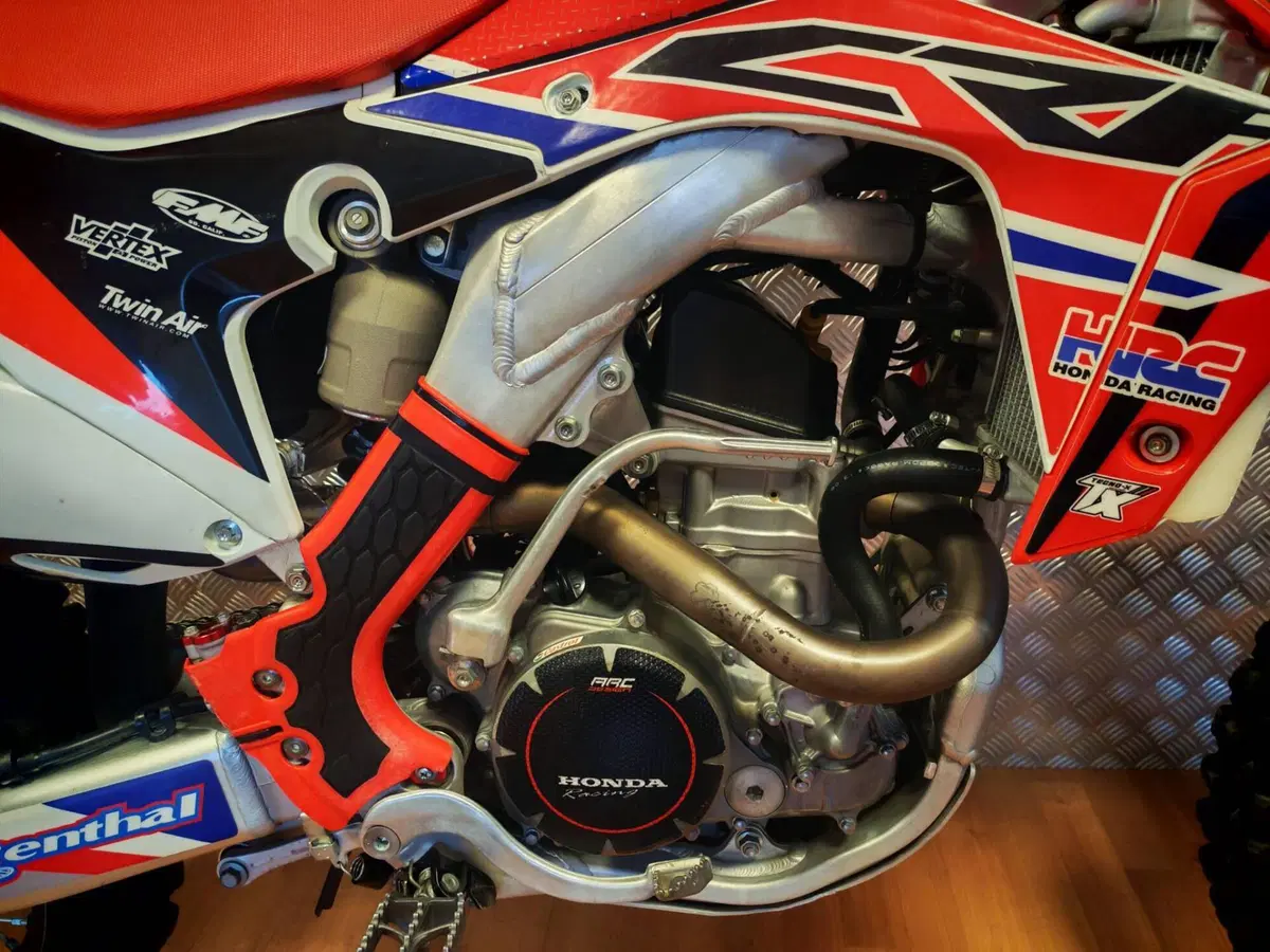 Honda CRF 250R (2014) (7)