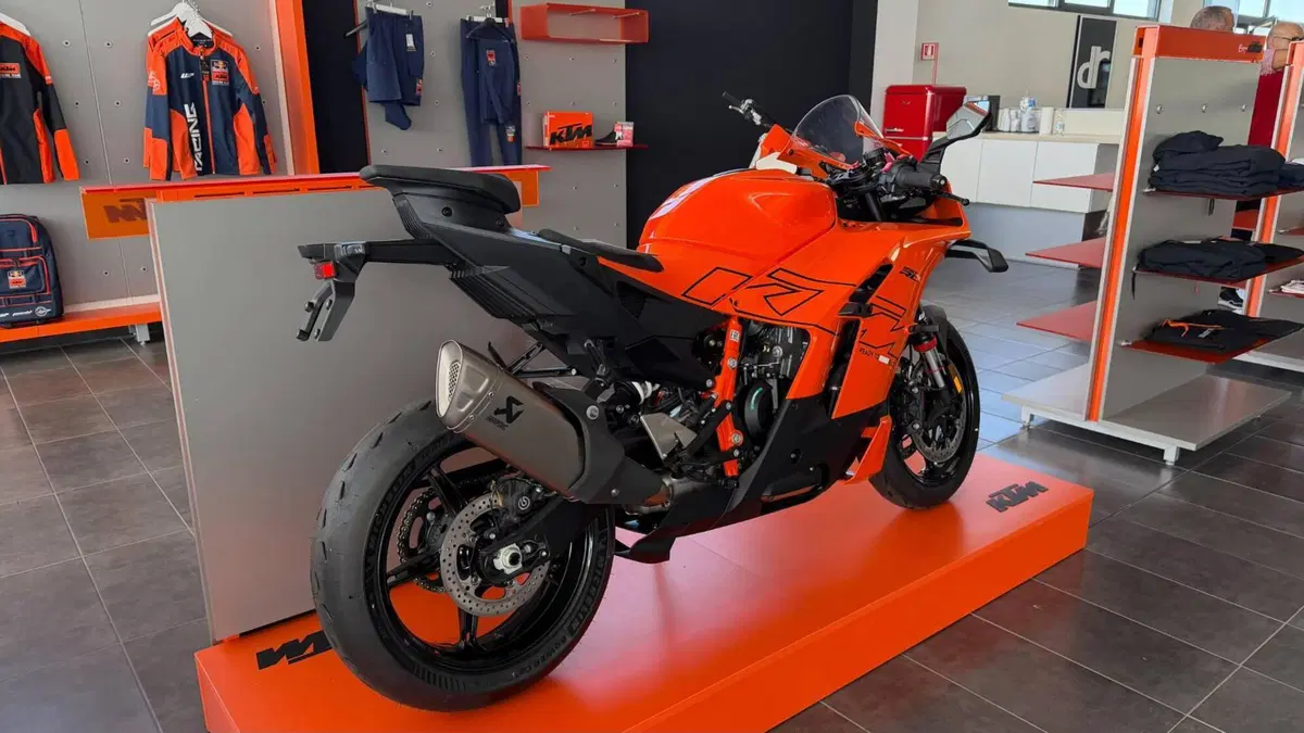 KTM 990 RC R (2026) (3)
