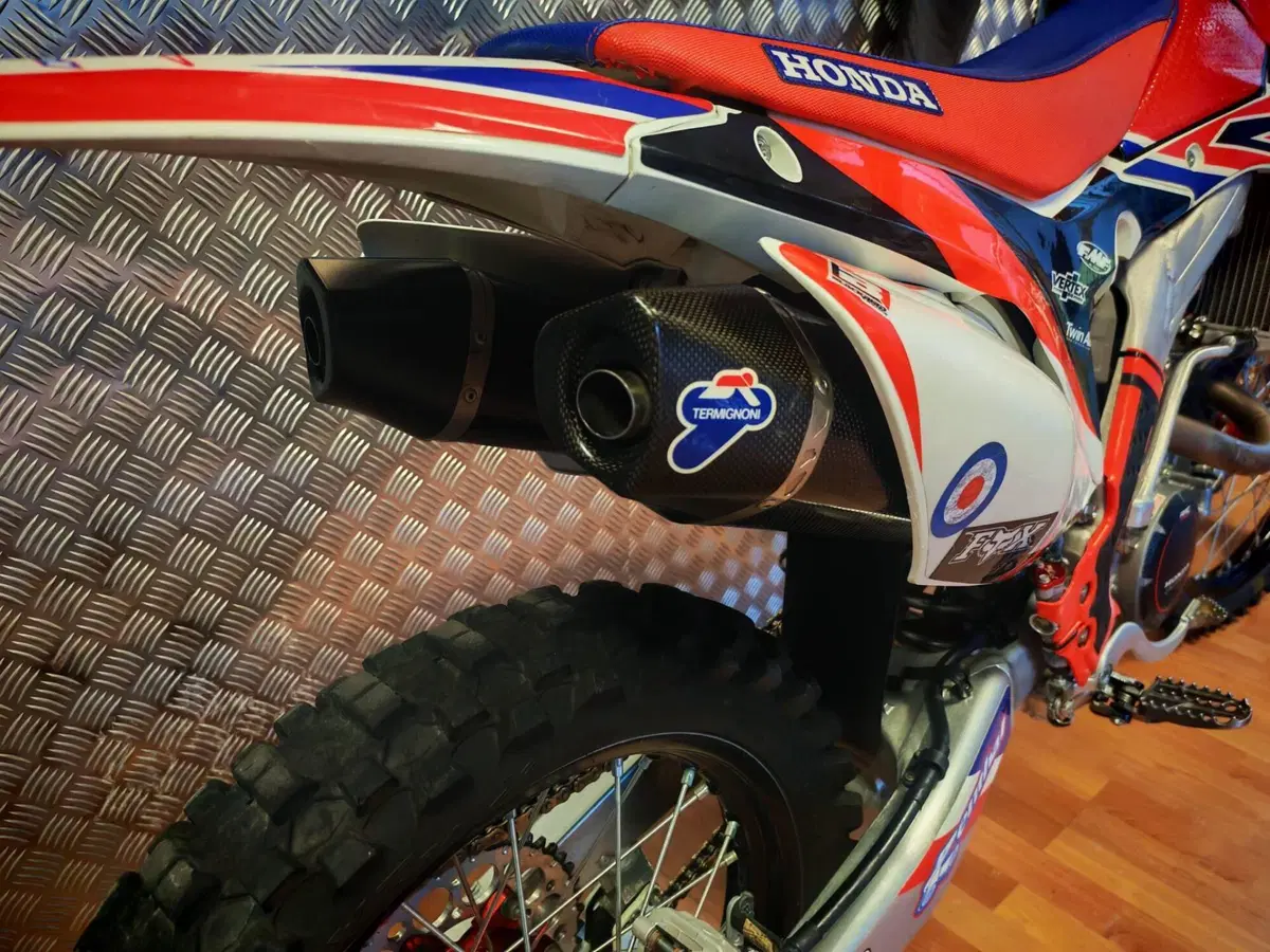 Honda CRF 250R (2014) (3)